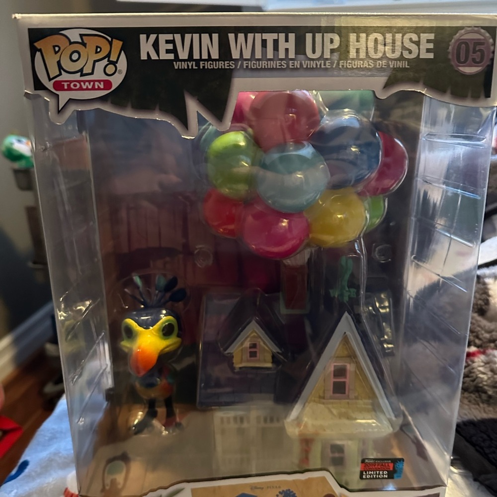 Kevin and Up house funko